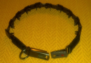 Low profile Herm Sprenger prong collar. This one has a different type of quick release clasp. Unfortunately this collar did not work well on my German Shepherd's long haired neck.